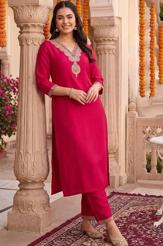 women regular liva kurta with trousers