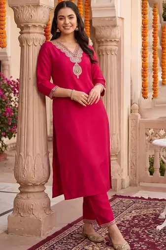 women regular liva kurta with trousers