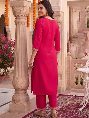 women regular liva kurta with trousers 5