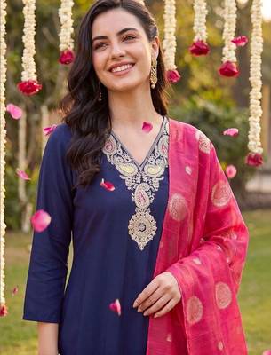 women ethnic motifs embroidered regular kurta with trousers & with dupatta 2