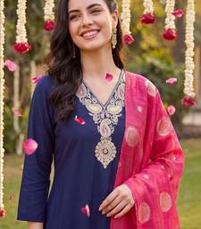 women ethnic motifs embroidered regular kurta with trousers & with dupatta