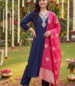 women ethnic motifs embroidered regular kurta with trousers & with dupatta