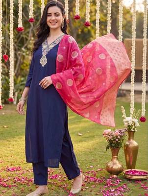 women ethnic motifs embroidered regular kurta with trousers & with dupatta 6