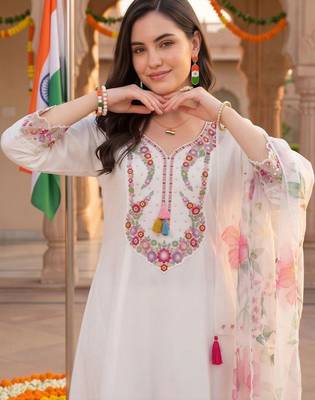 women floral embroidered regular thread work kurta with trousers & with dupatta 2