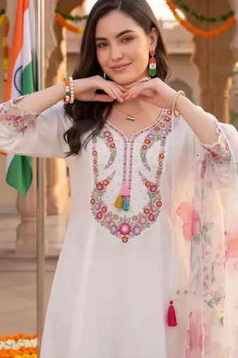 women floral embroidered regular thread work kurta with trousers & with dupatta