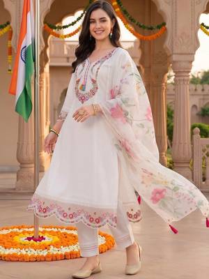 women floral embroidered regular thread work kurta with trousers & with dupatta 3