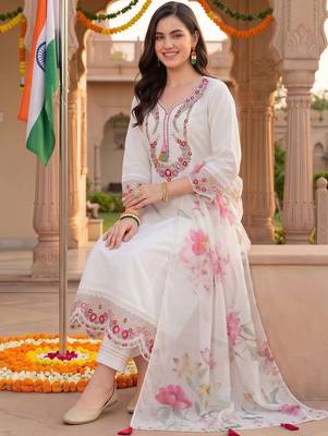 women floral embroidered regular thread work kurta with trousers & with dupatta 5
