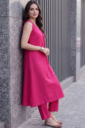 women regular kurta with trousers