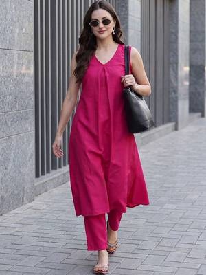 women regular kurta with trousers 5