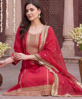 women ethnic motifs embroidered regular kurta with trousers & with dupatta 2