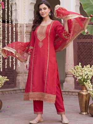 women ethnic motifs embroidered regular kurta with trousers & with dupatta 5