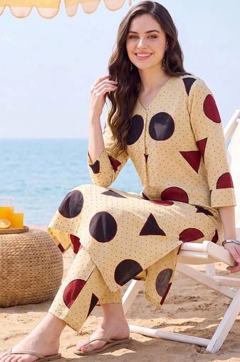 women printed regular cotton kurta with trousers