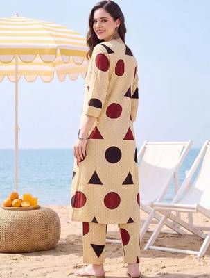 women printed regular cotton kurta with trousers 4