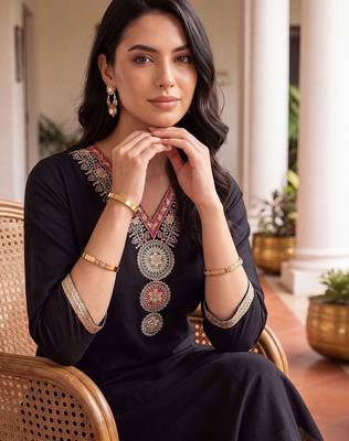 women ethnic motifs embroidered regular thread work kurta with palazzos & with dupatta 2