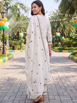 women ethnic motifs embroidered regular thread work cotton kurta with trousers & with dupatta 5