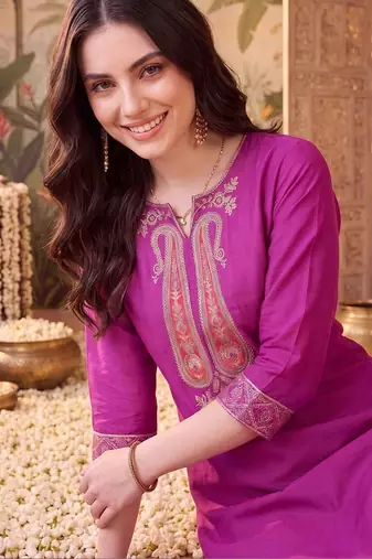 women ethnic motifs embroidered regular thread work kurta with trousers & with dupatta