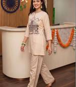 women printed regular kurta with trousers