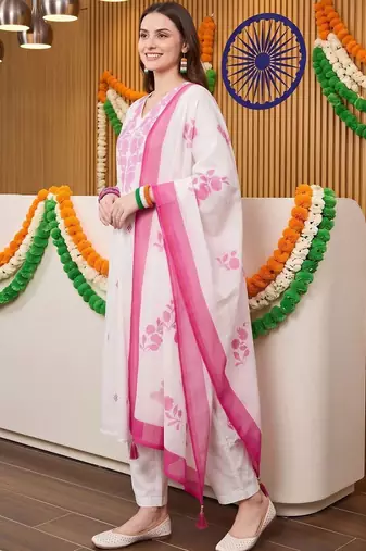 women floral embroidered regular thread work kurta with trousers & with dupatta
