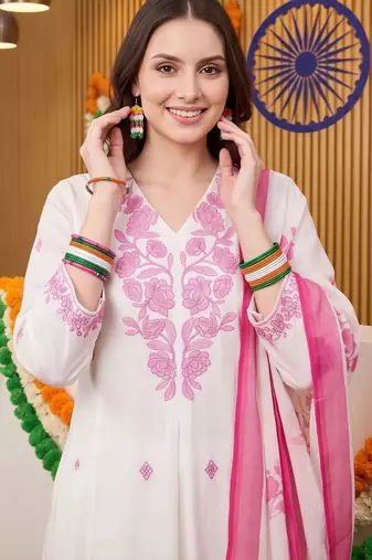 women floral embroidered regular thread work kurta with trousers & with dupatta