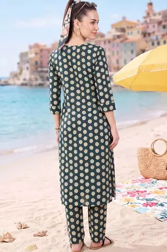 women printed regular cotton kurta with trousers
