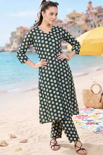 women printed regular cotton kurta with trousers