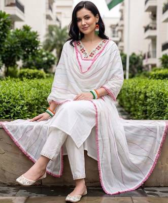 women ethnic motifs embroidered regular thread work kurta with trousers & with dupatta 5