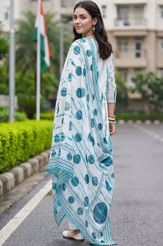 women dyed regular cotton kurta with trousers & with dupatta
