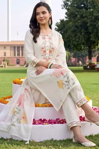 women floral embroidered regular thread work kurta with trousers & with dupatta