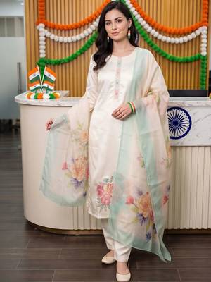 women floral printed regular thread work kurta with trousers & with dupatta 1