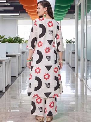 women printed regular cotton kurta with palazzos 4