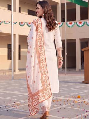 women ethnic motifs embroidered regular thread work cotton kurta with trousers & with dupatta 4
