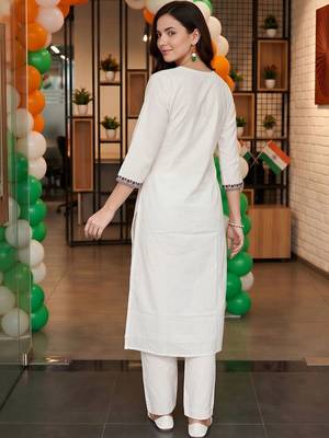 women ethnic motifs embroidered regular thread work cotton kurta with trousers & with dupatta 4