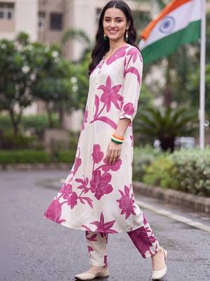 women floral printed regular kurta with trousers 1