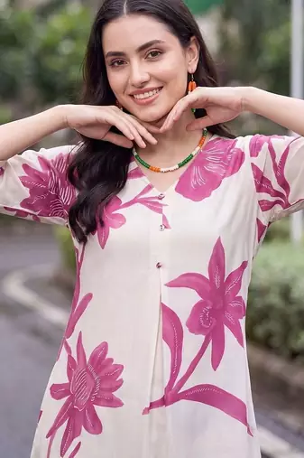 women floral printed regular kurta with trousers