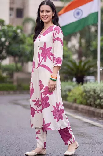 women floral printed regular kurta with trousers