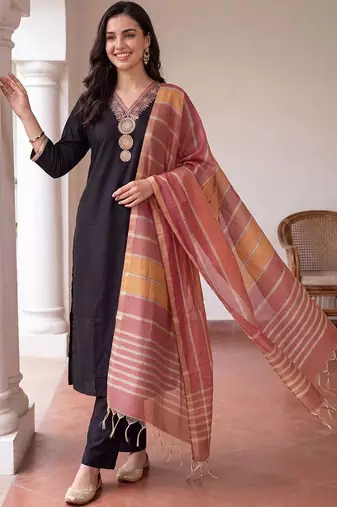 women ethnic motifs embroidered regular thread work kurta with trousers & with dupatta