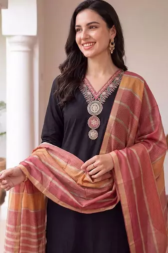 women ethnic motifs embroidered regular thread work kurta with trousers & with dupatta