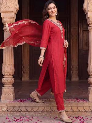 women ethnic motifs embroidered regular liva kurta with trousers & with dupatta 6