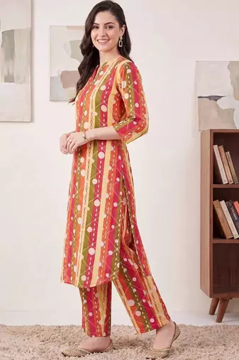 women printed cotton kurta with trousers
