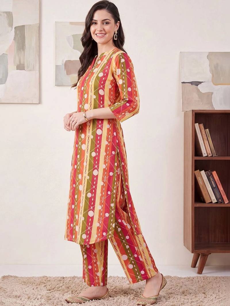women printed cotton kurta with trousers