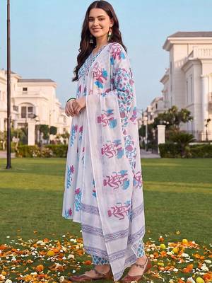 women floral printed empire cotton kurta with trousers & with dupatta 3
