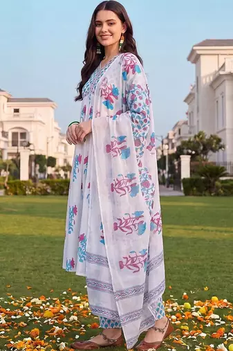 women floral printed empire cotton kurta with trousers & with dupatta