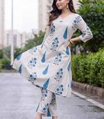 women floral printed regular kurta with trousers