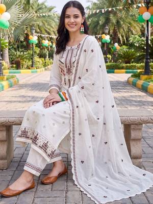 women ethnic motifs embroidered regular thread work cotton kurta with trousers & with dupatta 5
