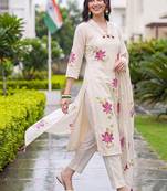 women floral printed regular cotton kurta with trousers & with dupatta