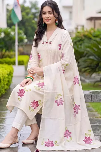 women floral printed regular cotton kurta with trousers & with dupatta