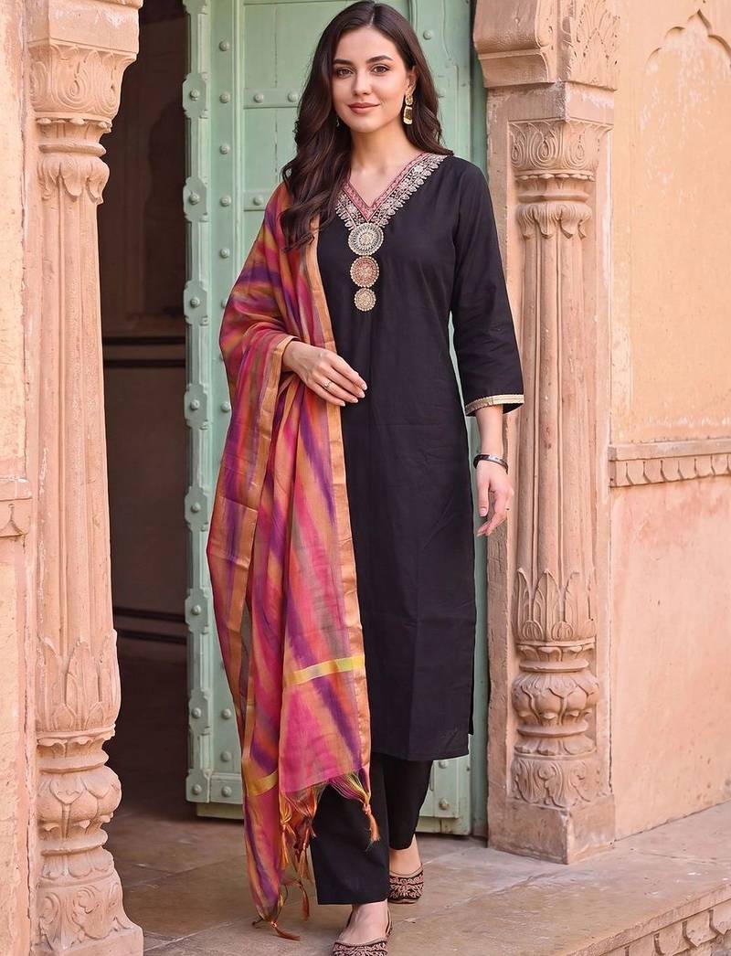 women ethnic motifs embroidered regular thread work kurta with trousers & with dupatta