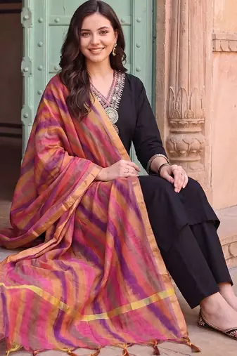 women ethnic motifs embroidered regular thread work kurta with trousers & with dupatta