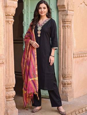 women ethnic motifs embroidered regular thread work kurta with trousers & with dupatta 6