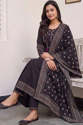 women ethnic motifs embroidered regular thread work cotton kurta with trousers & with dupatta
